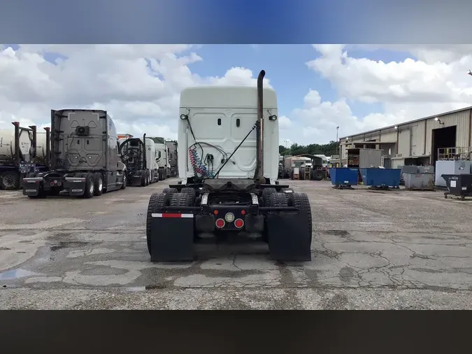 2020 Freightliner Cascadia 126