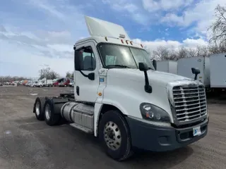 2016 Freightliner X12564ST