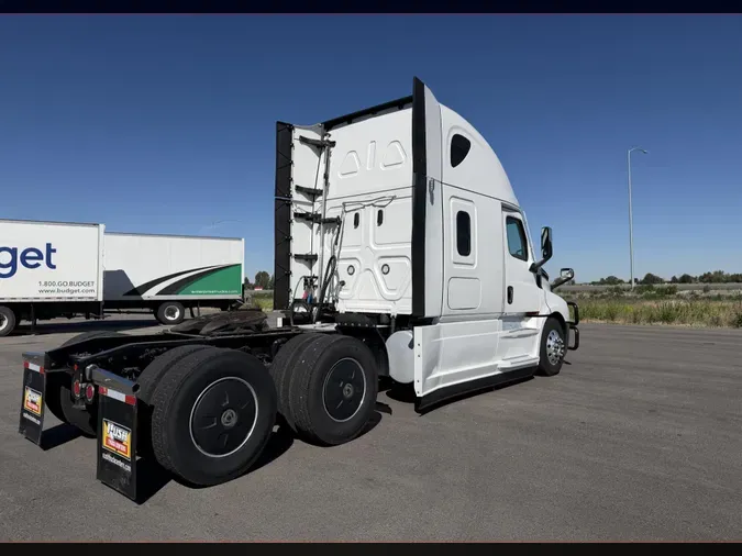 2023 Freightliner Cascadia