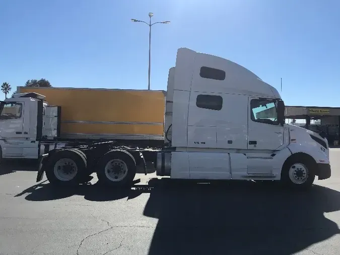 2019 Volvo VNL64760