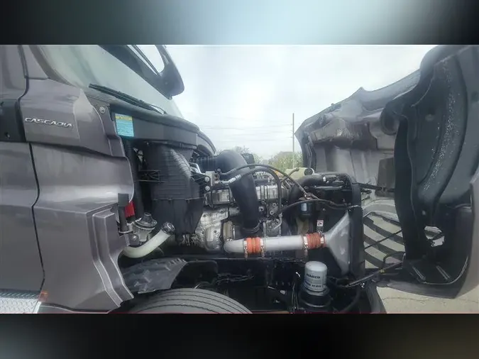 2019 FREIGHTLINER CA126