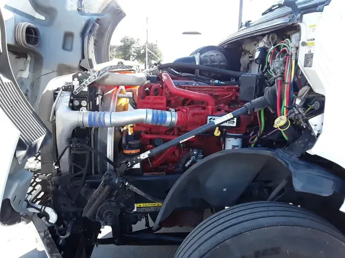 2019 VOLVO VNL64T-300