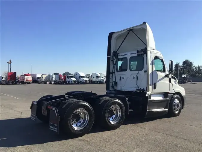 2020 FREIGHTLINER CA126