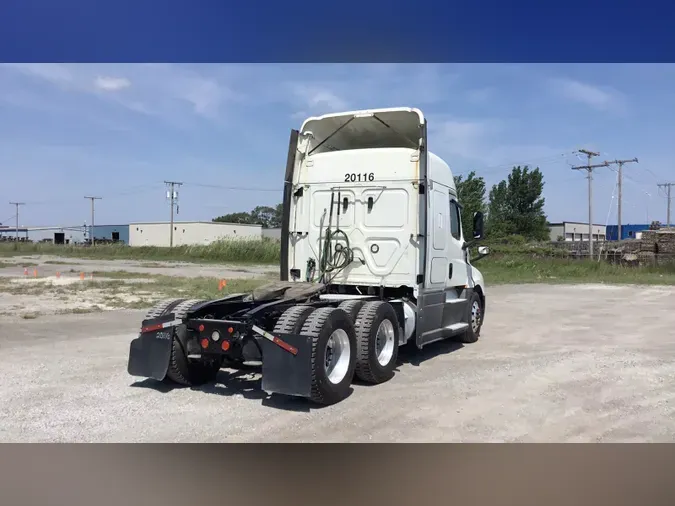 2020 Freightliner Cascadia 126