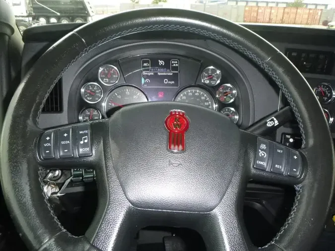 2021 Kenworth W990