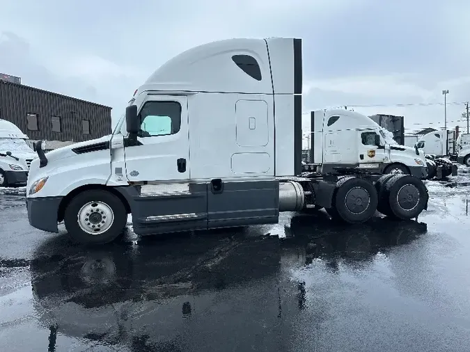 2021 Freightliner T12664ST