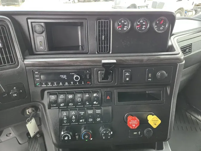 2024 International LT625