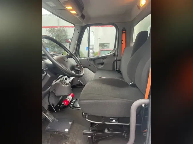 2020 FREIGHTLINER/MERCEDES M2 106