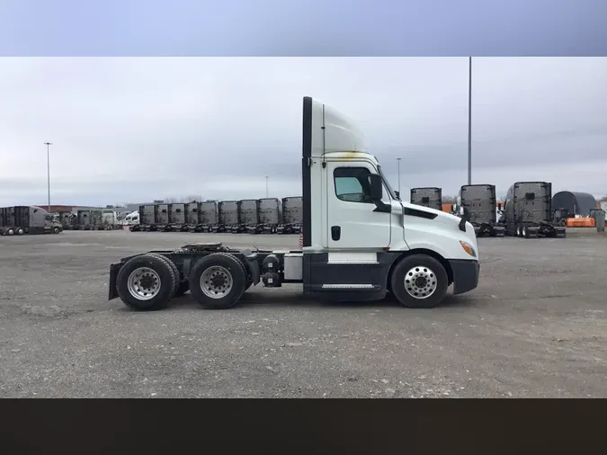 2020 Freightliner Cascadia 126