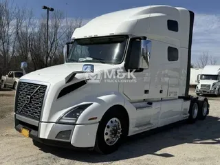 2021 VOLVO VNL64T760