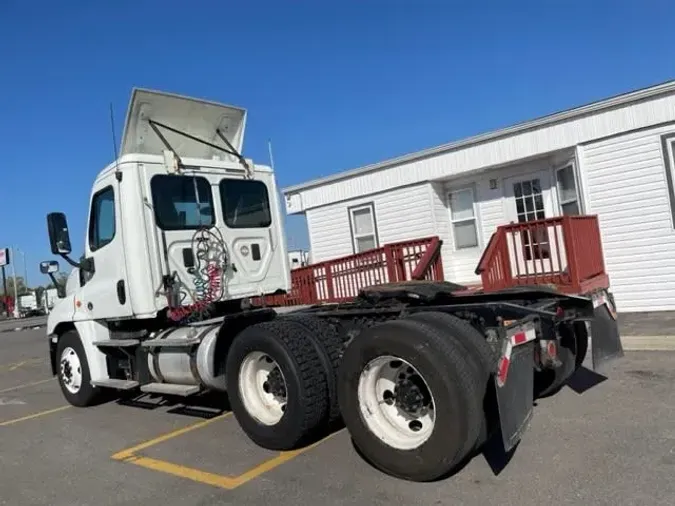 2017 FREIGHTLINER/MERCEDES CASCADIA 125