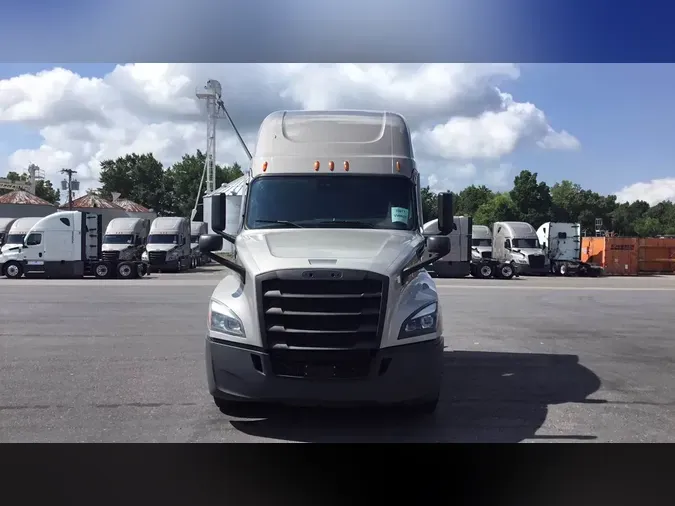 2025 Freightliner Cascadia 1262d0cf00544ce09438eee0f2f06491954