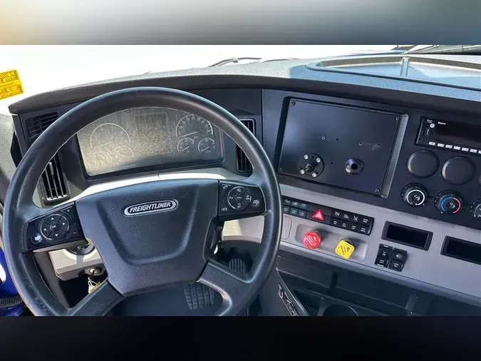 2022 FREIGHTLINER CA126