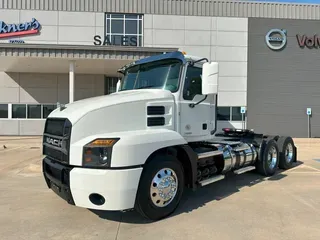 2019 MACK AN64T