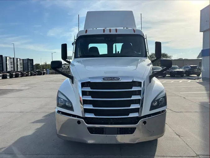 2020 FREIGHTLINER CASCADIA 126