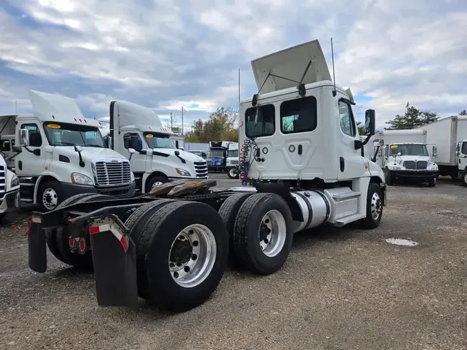 2019 FREIGHTLINER/MERCEDES CASCADIA 125