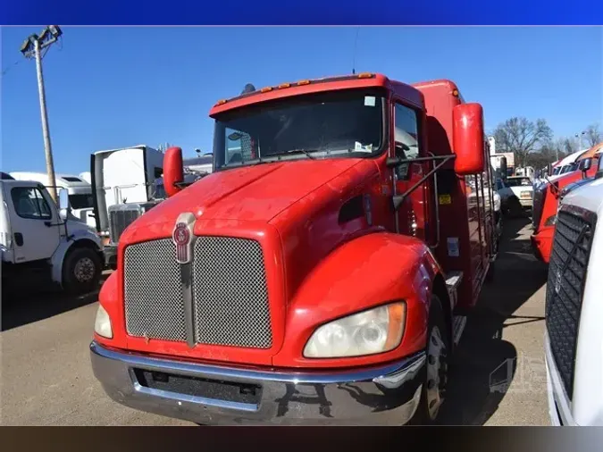 2009 KENWORTH T270