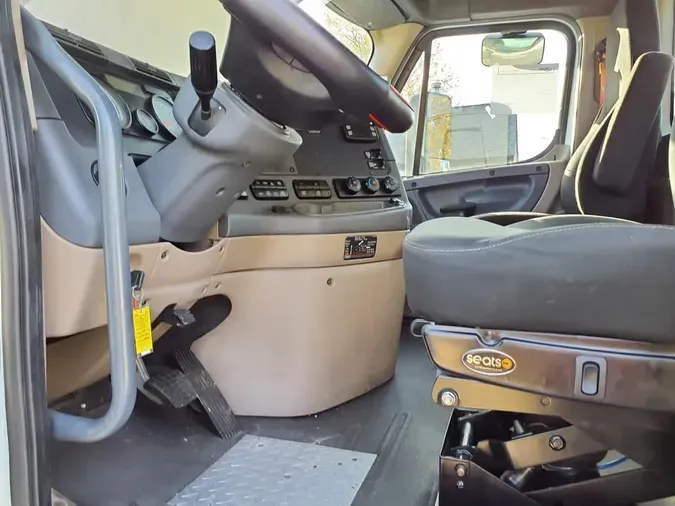 2019 FREIGHTLINER/MERCEDES CASCADIA 1252d1e737647110a878631a74056cac790