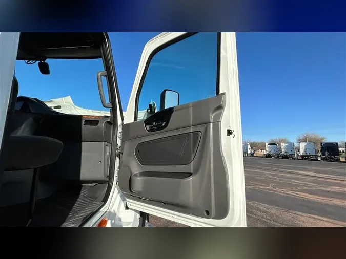 2022 INTERNATIONAL LT