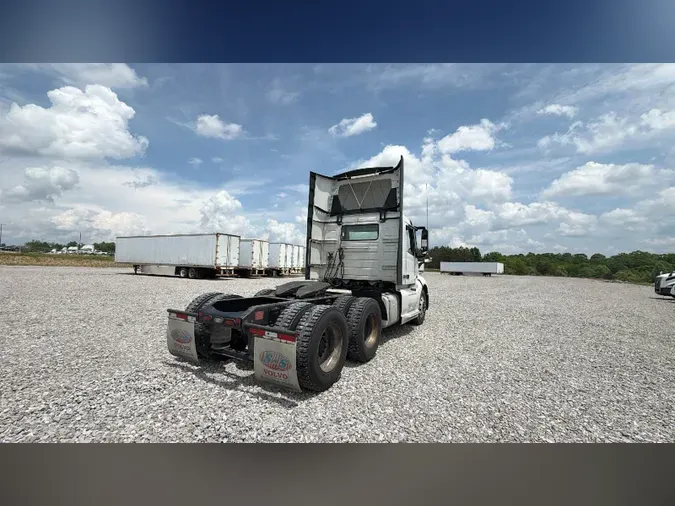 2020 Volvo VNL300