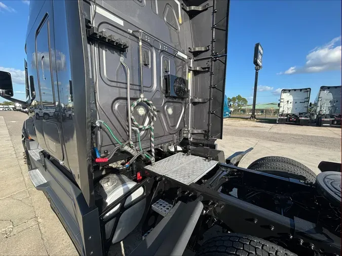 2021 Freightliner Cascadia 1262d2e0c7ea813960dc916f2607c31f534