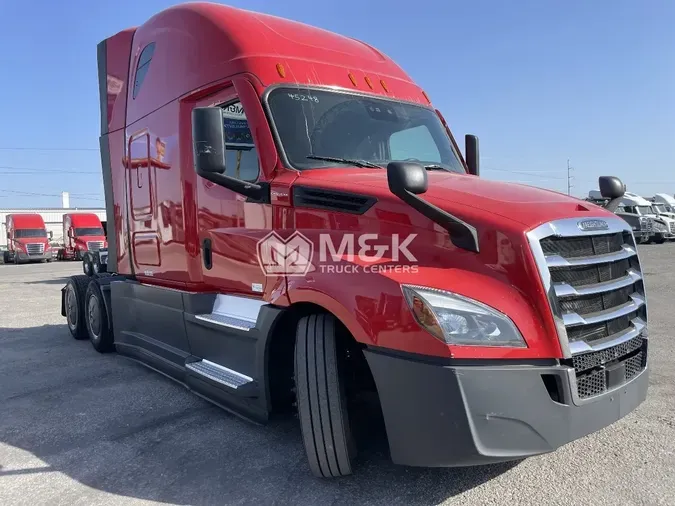 2021 FREIGHTLINER Cascadia 126