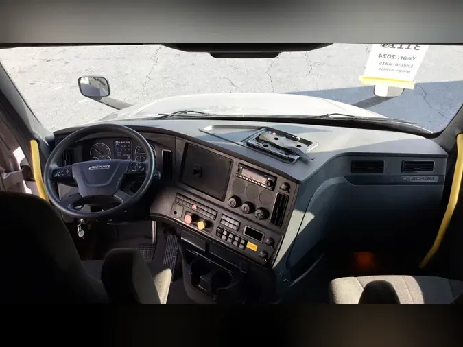 2024 Freightliner Cascadia 126