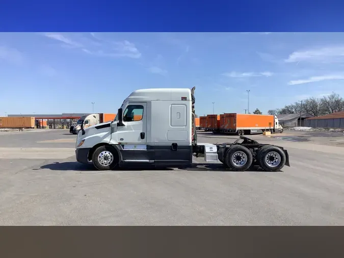 2022 Freightliner Cascadia 1262d33549708f5e8eff66925e7eb334349