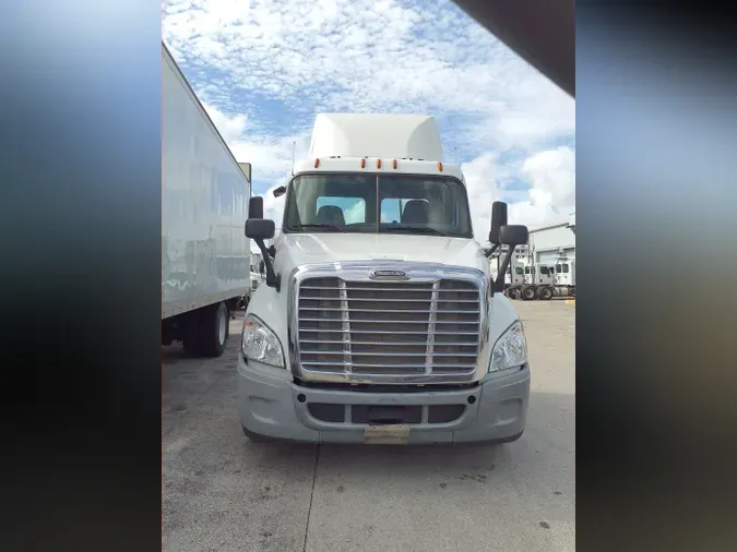 2016 FREIGHTLINER/MERCEDES CASCADIA 125