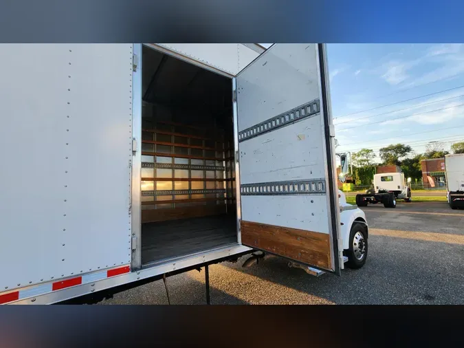 2019 Peterbilt 337