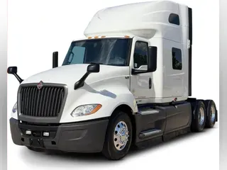 2022 International LT625