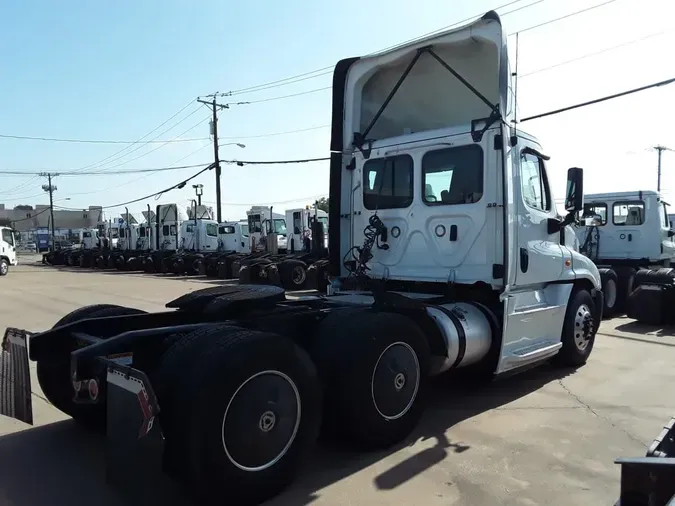 2020 FREIGHTLINER CASCADIA 125