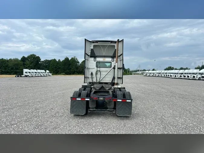 2016 Volvo VNL300