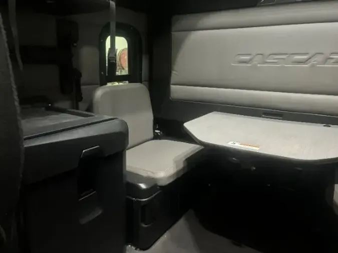 2019 Freightliner New Cascadia 1262d3f868f45bdb325eeb3f17242192b30