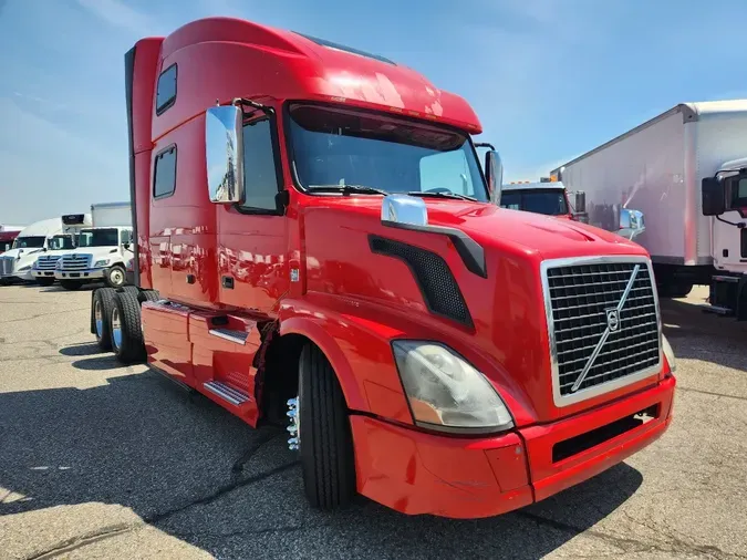 2016 VOLVO VNL64T780