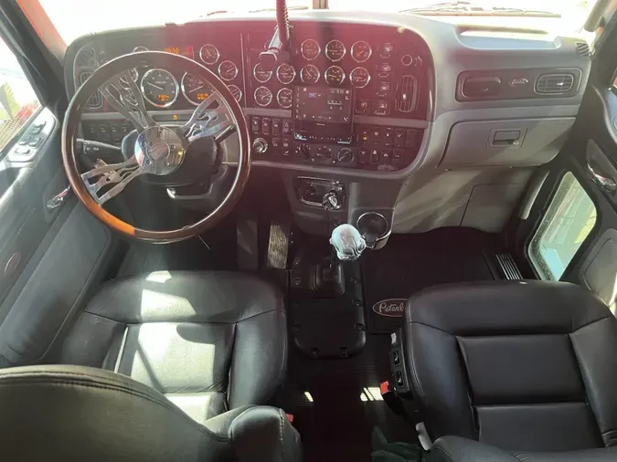 2022 Peterbilt 389