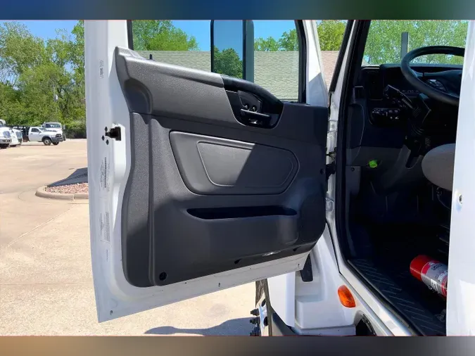2022 INT LT625 6x4