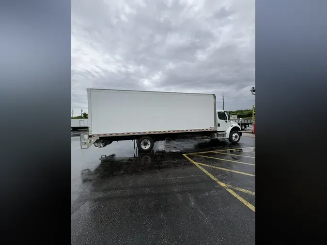 2021 FREIGHTLINER/MERCEDES M2 106