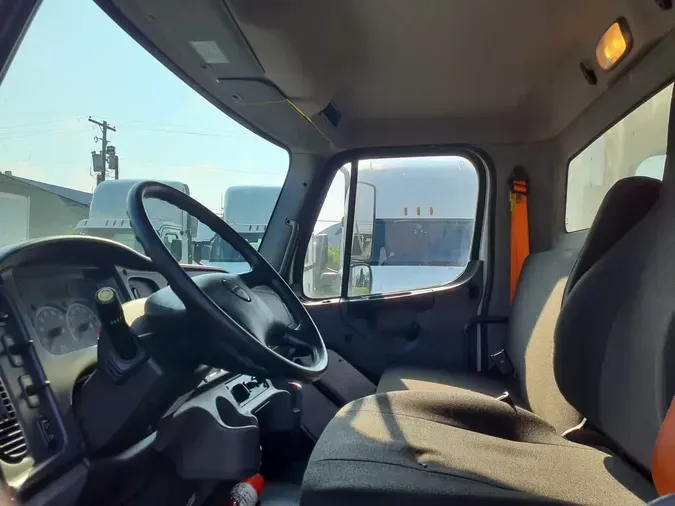2020 FREIGHTLINER M2 106