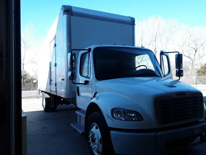 2018 FREIGHTLINER/MERCEDES M2 106