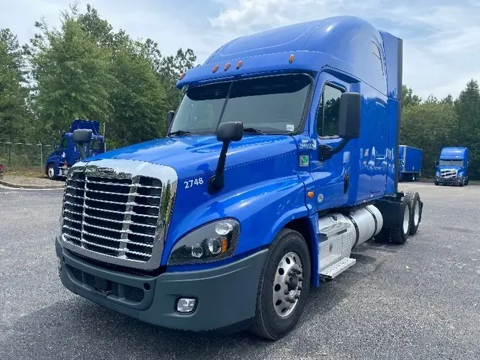 2020 Freightliner X12564ST