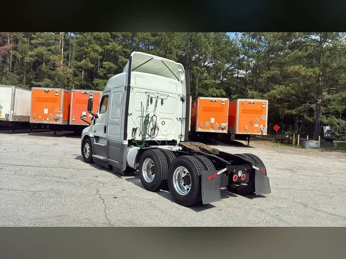 2021 Freightliner Cascadia 1262d4d548ff3390e3aaed8d49a0cb10305
