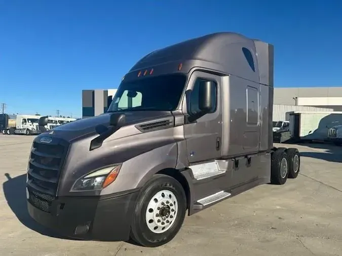 2020 Freightliner Cascadia