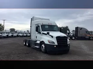 2021 Freightliner Cascadia 126