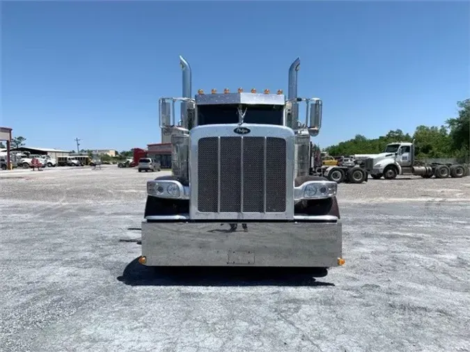 2022 PETERBILT 389