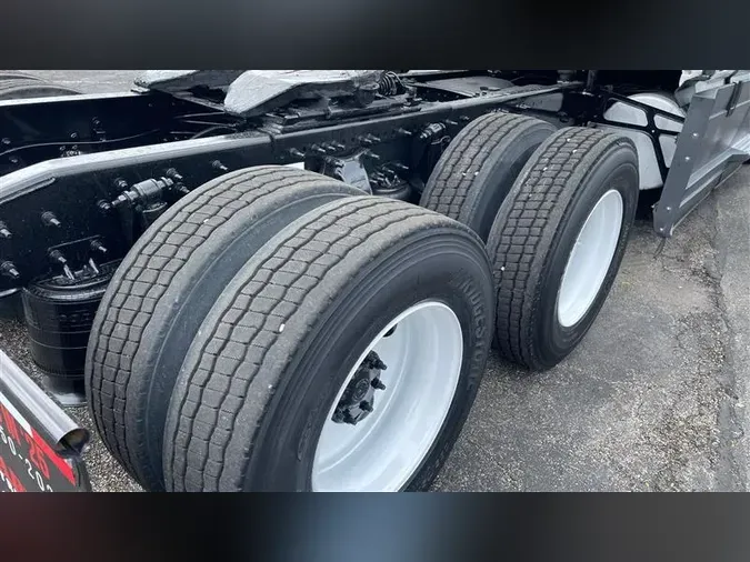 2021 FREIGHTLINER CA126