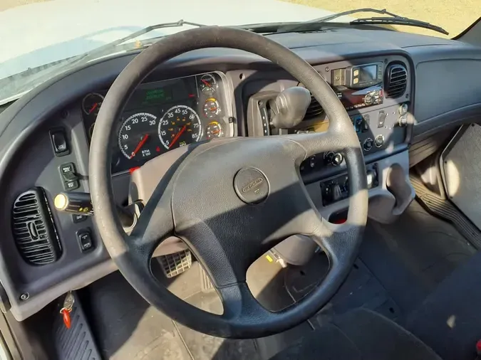 2019 FREIGHTLINER/MERCEDES M2 106