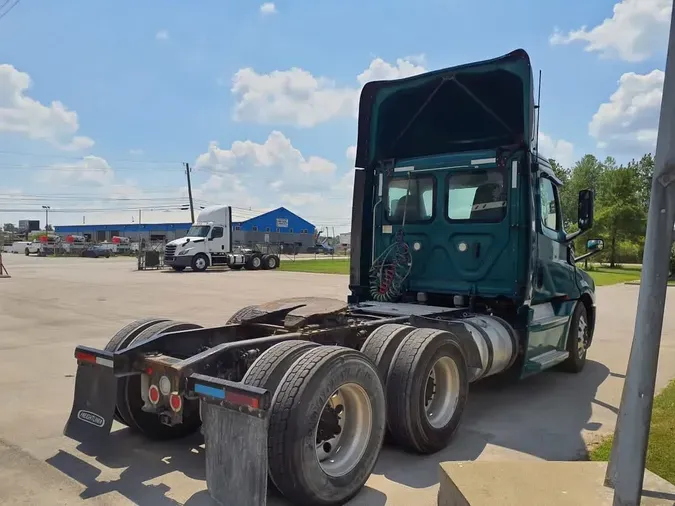 2019 FREIGHTLINER NEW CASCADIA PX12664