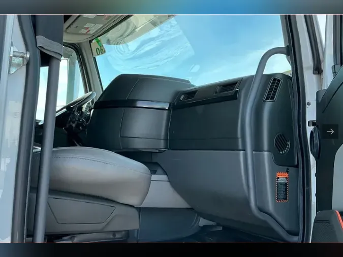 2025 VOLVO VNL64T8602d5a316dae30ae507cae671907c88512