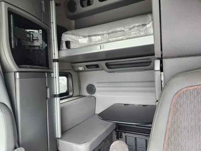 2024 VOLVO VNL64T8602d5e8bccf910a600e71e91e02f3b95e5
